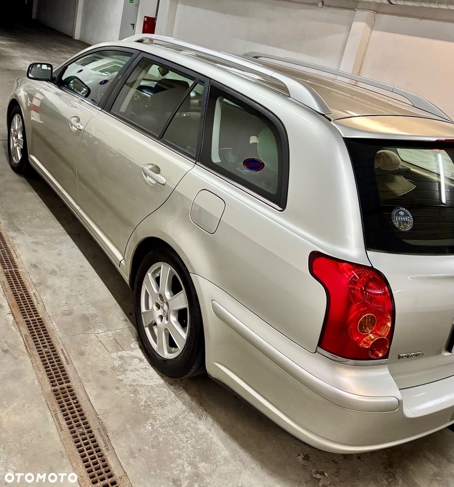 Toyota Avensis 1.8 VVT-i Combi - 5