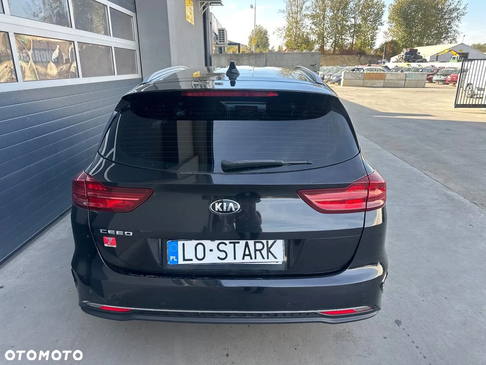 Kia Ceed 1.6 CRDi mHEV M - 7