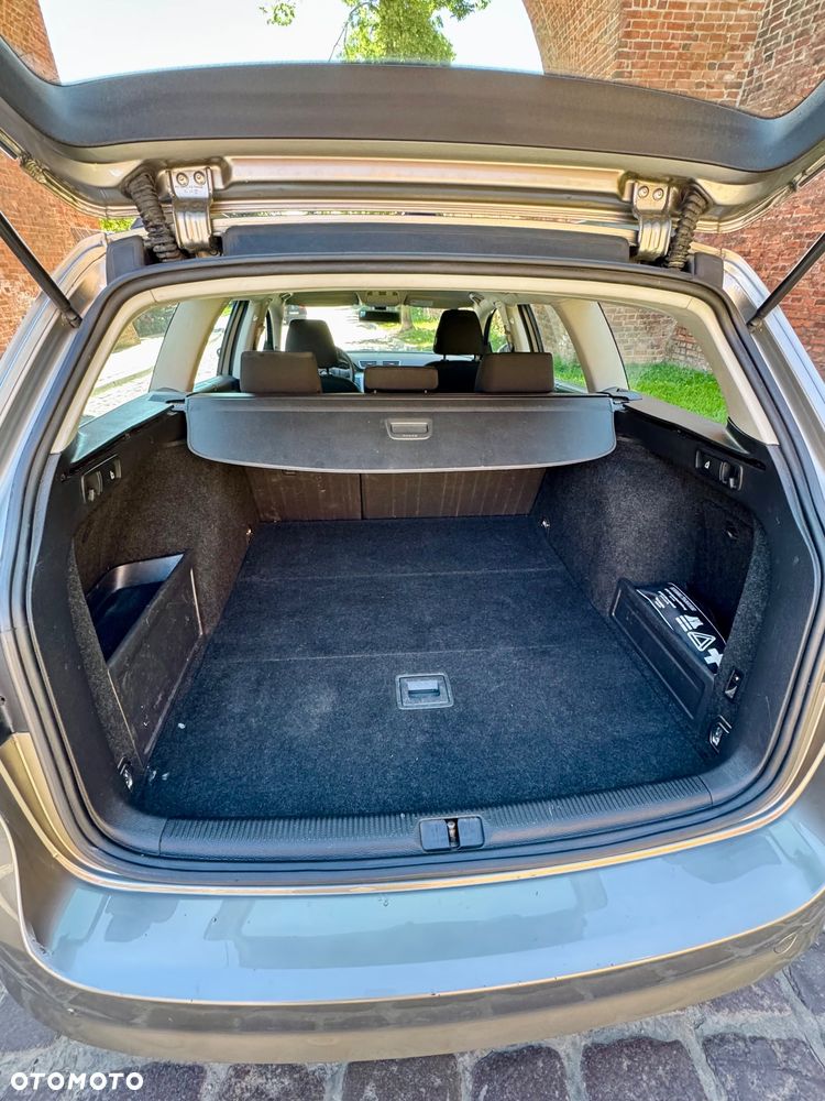 Volkswagen Passat - 21