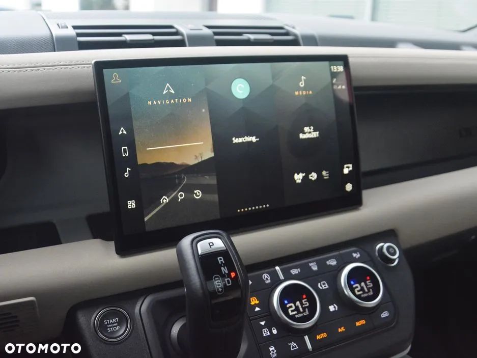 Land Rover Defender - 13