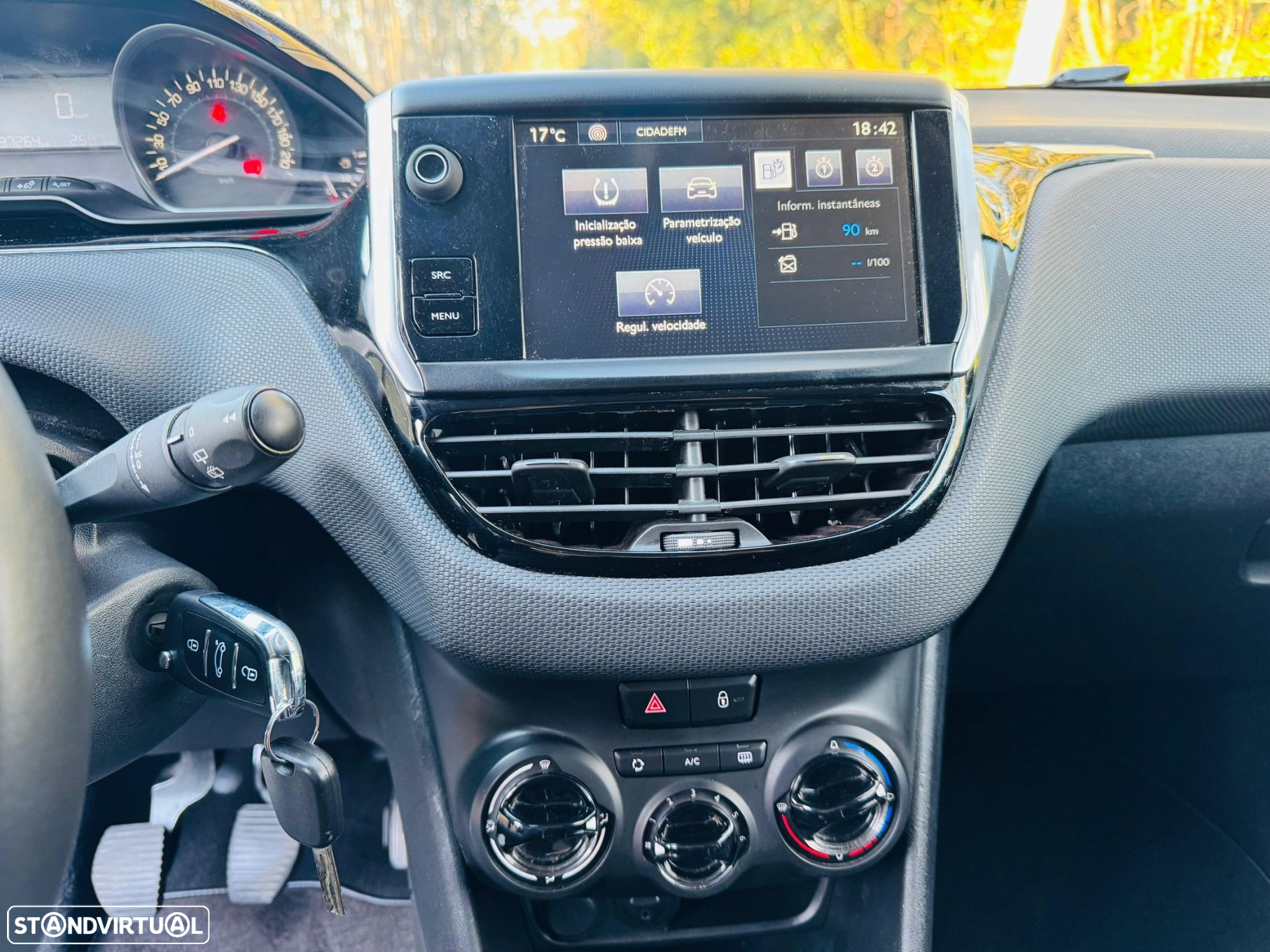 Peugeot 208 1.6 BlueHDi Style - 22