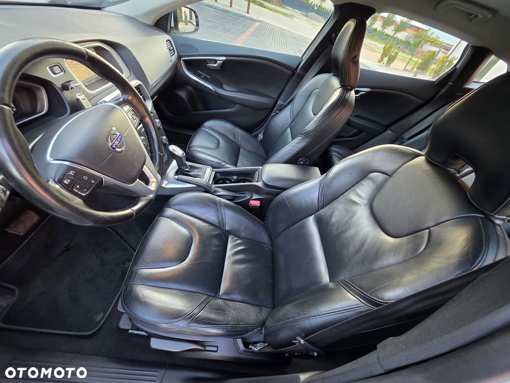 Volvo V40 D3 Summum - 13