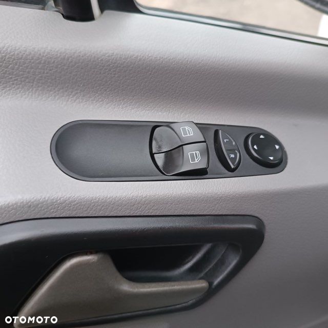 Mercedes-Benz Sprinter 319 - 22