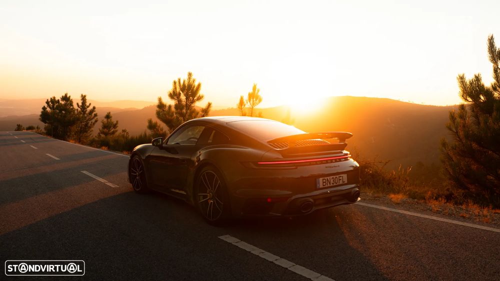 Porsche 911 (992) Turbo S - 6