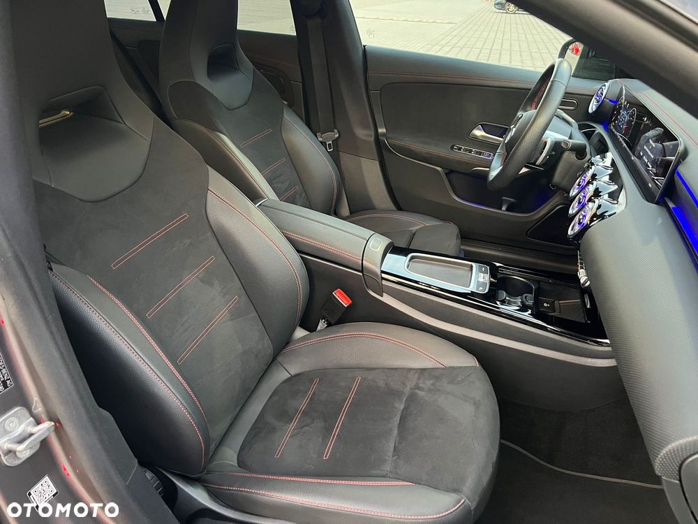 Mercedes-Benz CLA - 36