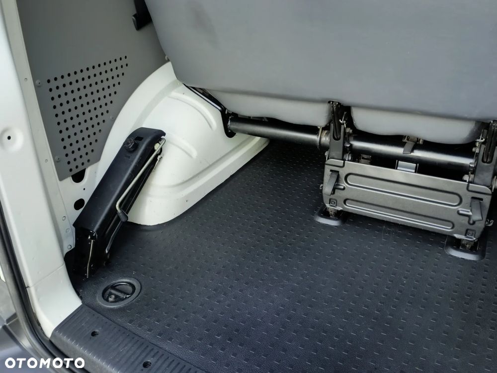 Volkswagen Transporter - 7