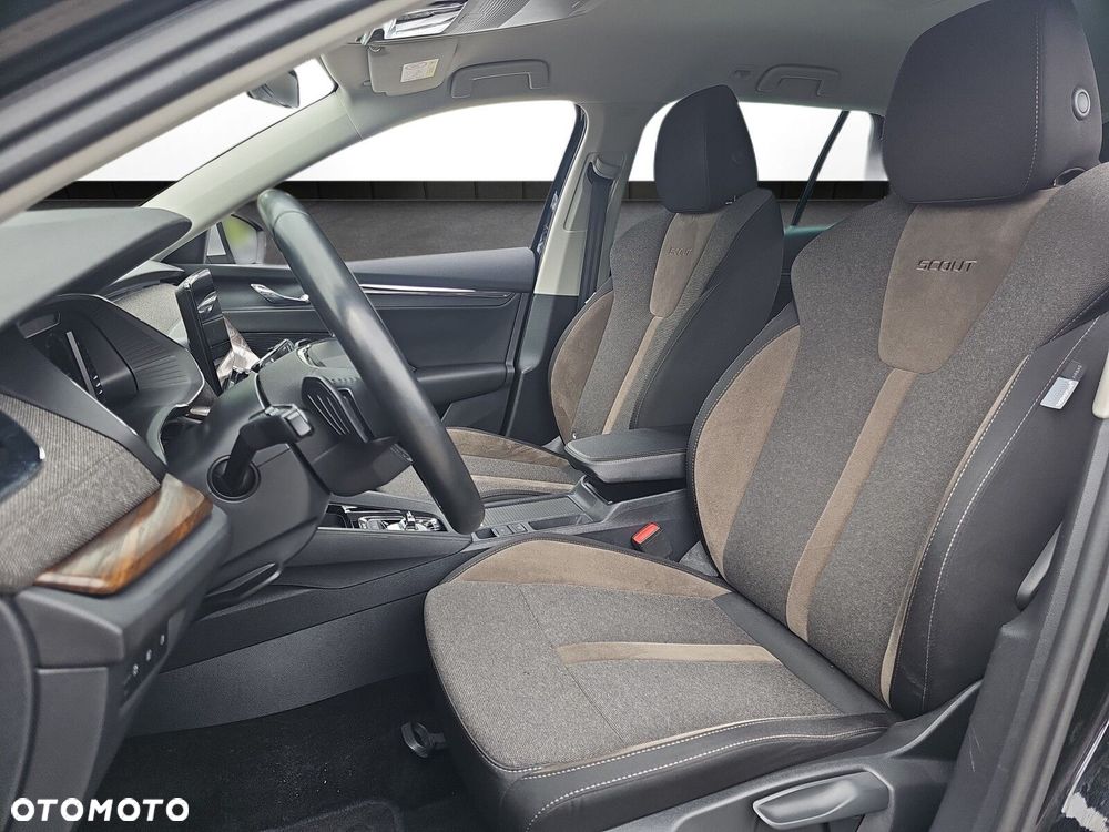 Skoda Octavia 2.0 TSI 4x4 Scout DSG - 8