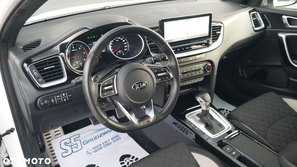 Kia ProCeed - 25