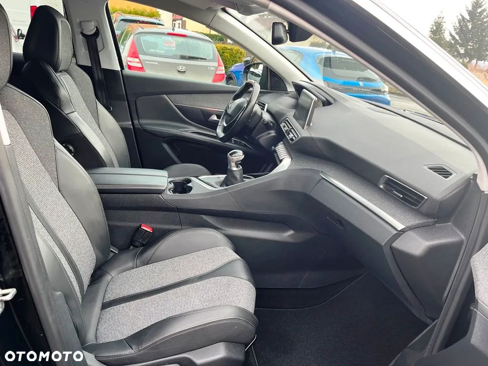 Peugeot 3008 1.2 PureTech Allure S&S - 5
