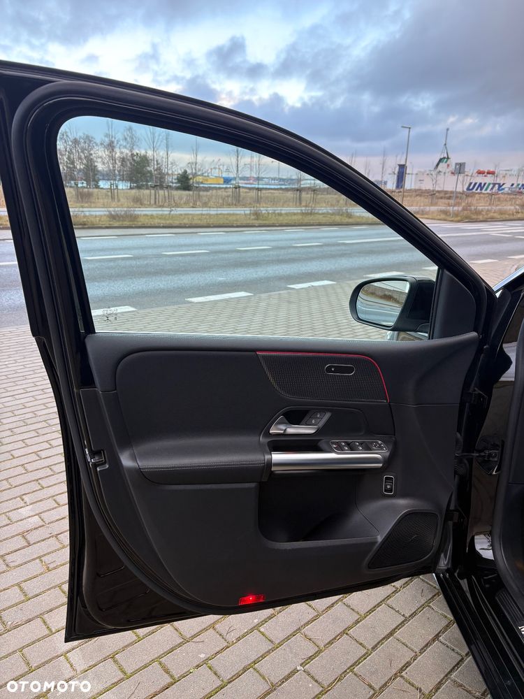 Mercedes-Benz Klasa B 180 7G-DCT - 23