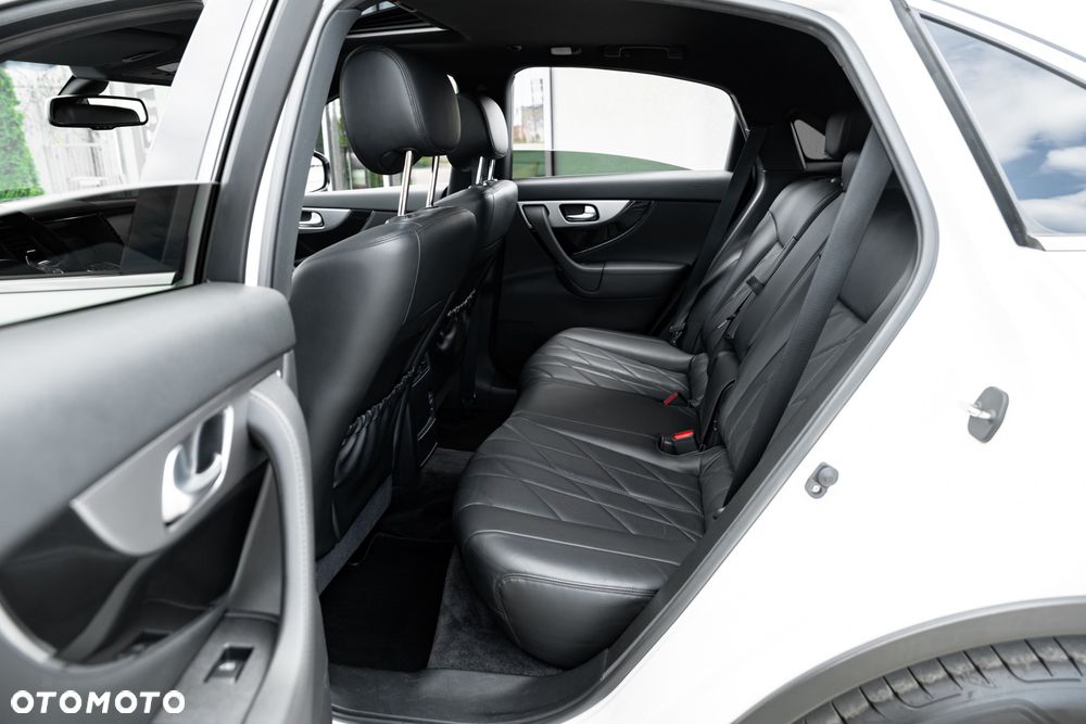 Infiniti QX70 3.0d S - 18
