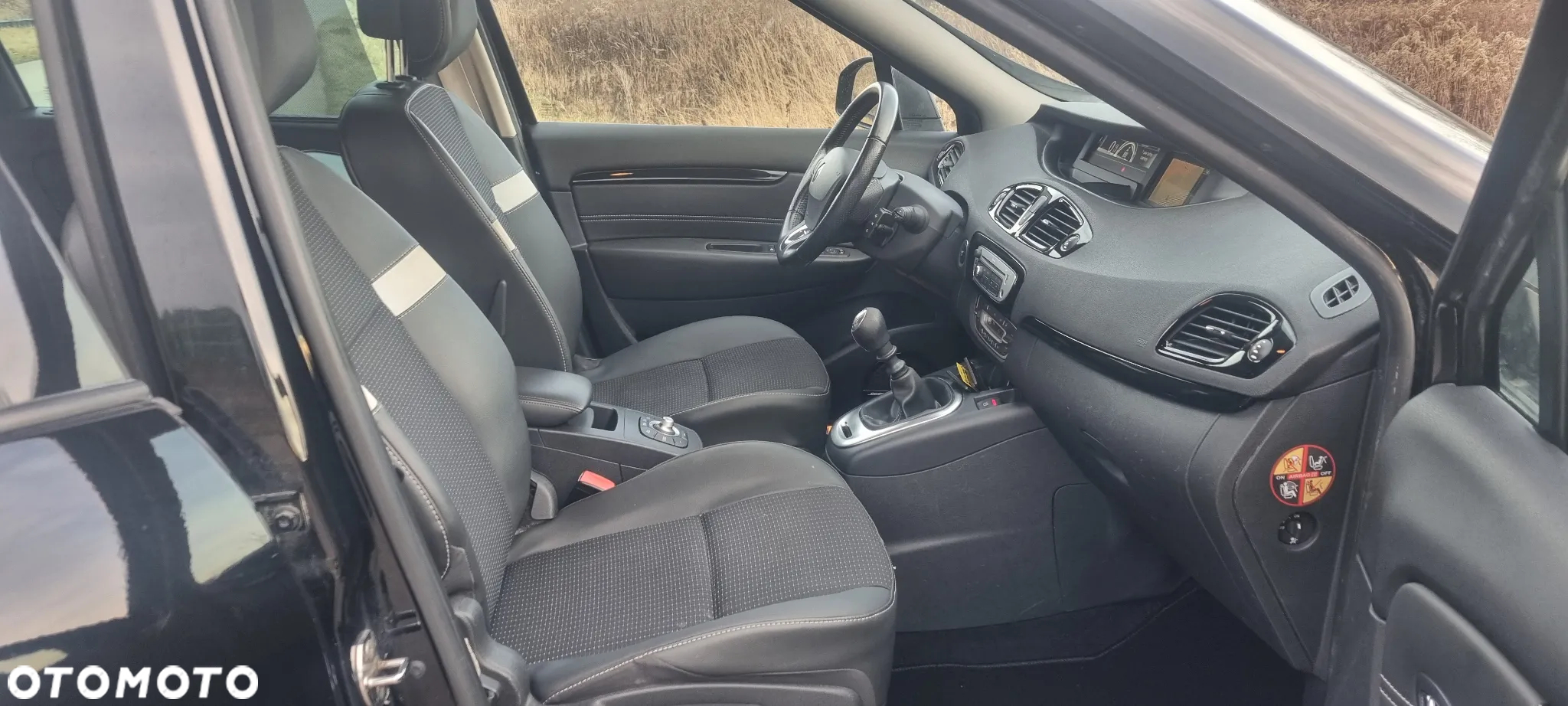 Renault Grand Scenic ENERGY TCe 130 BOSE EDITION - 23