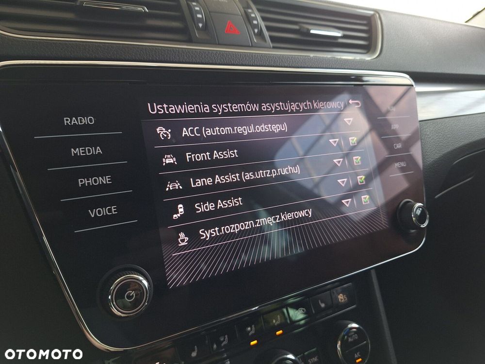 Skoda Superb 2.0 TSI Style DSG - 27