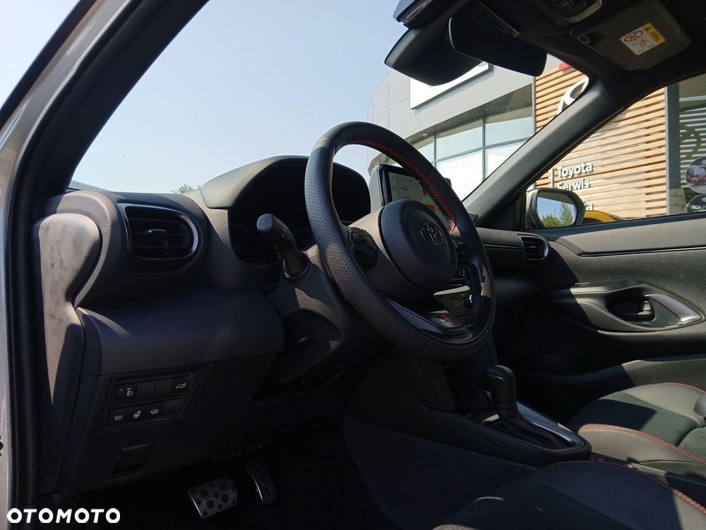 Toyota Yaris Cross Hybrid 1.5 GR Sport - 19