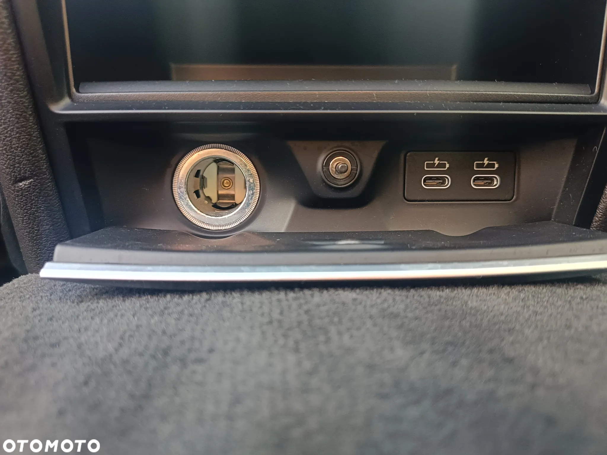 BMW Seria 7 740Li - 27