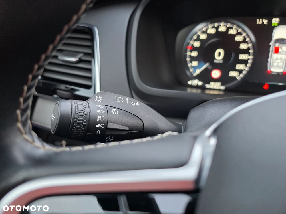 Volvo XC 90 AWD T8 Twin Engine Geartronic RDesign - 31
