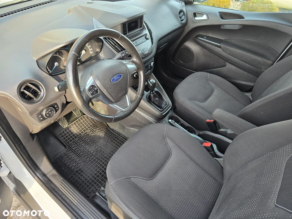 Ford Transit Courier - 10