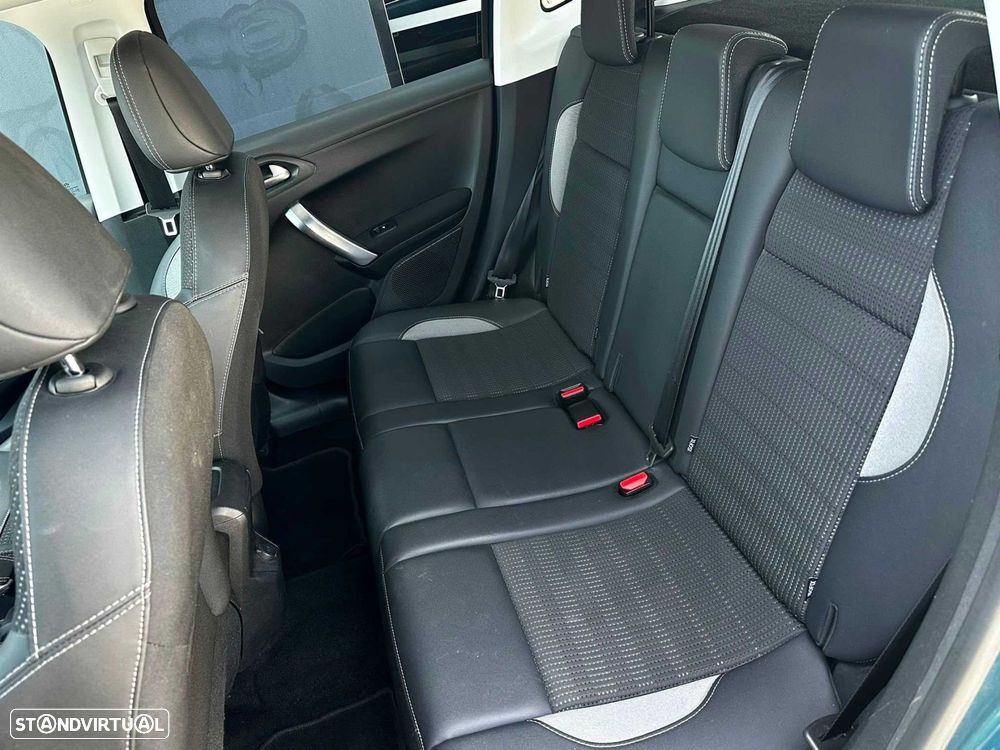 Peugeot 2008 1.2 PureTech Allure EAT6 - 16