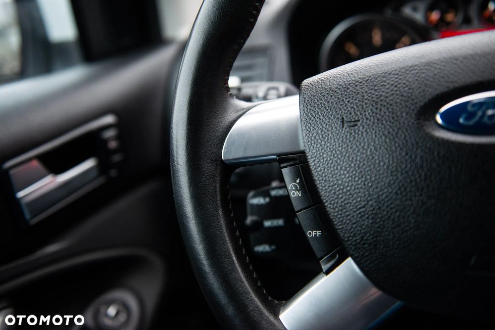 Ford Kuga 2.0 TDCi 4x4 Titanium - 28