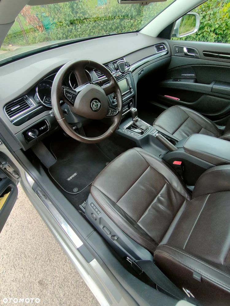 Skoda Superb 2.0 TDI DSG L&K - 14