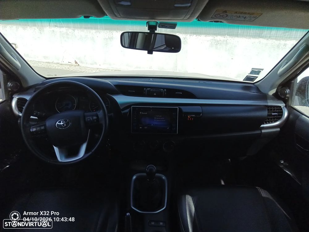 Toyota Hilux 2.4 D-4D 2WD CD Tracker - 15