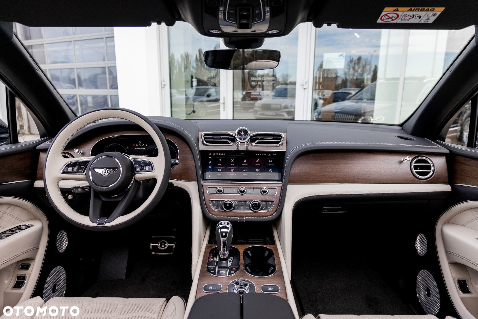 Bentley Bentayga - 4