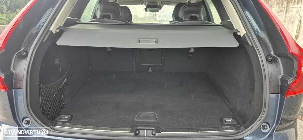 Volvo XC 60 2.0 D4 Momentum Geartronic - 19