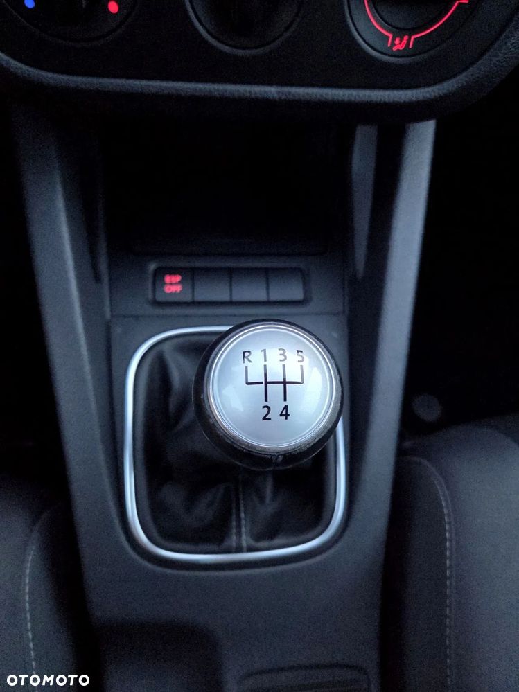 Volkswagen Golf - 27