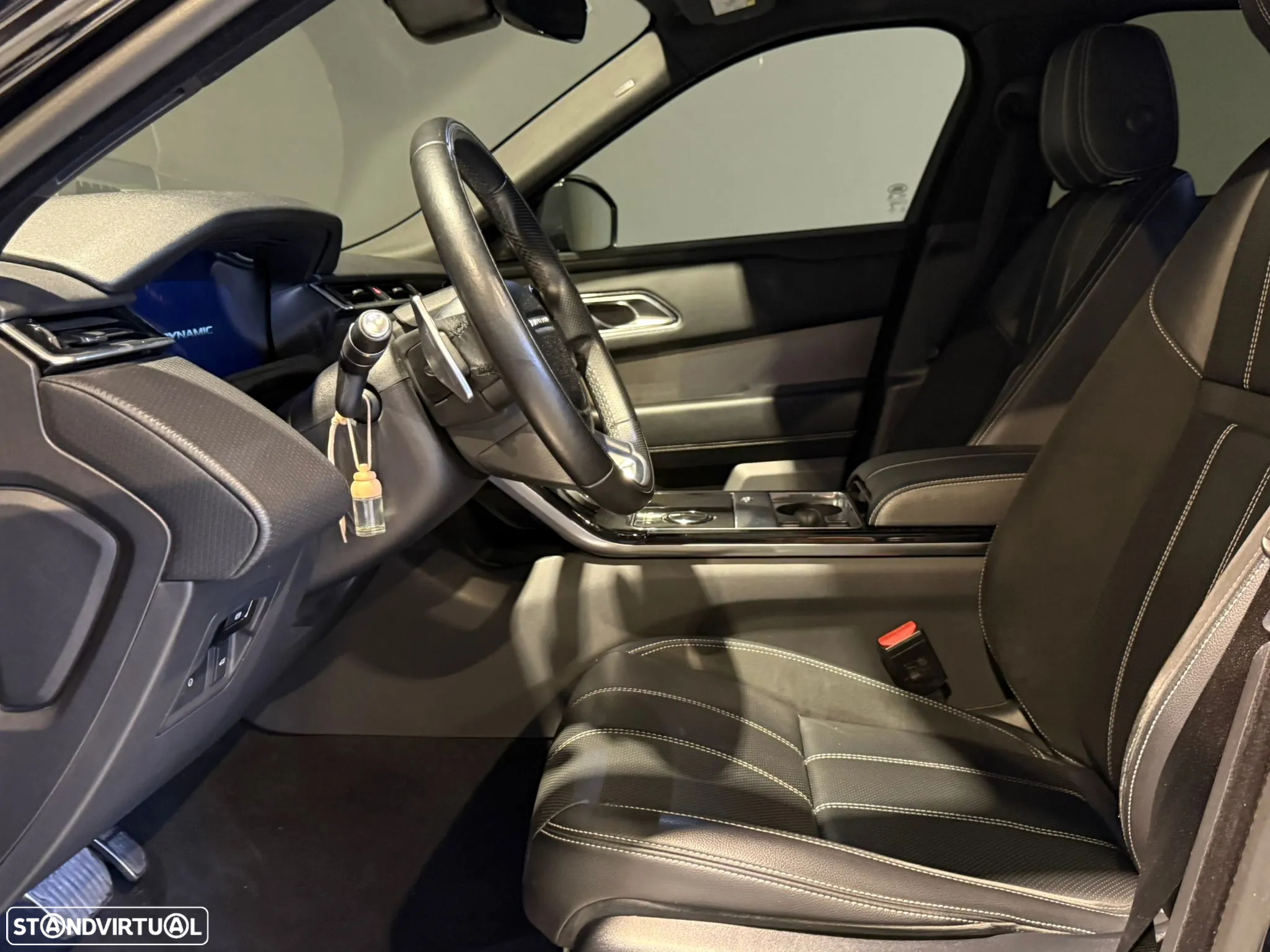 Land Rover Range Rover Velar 2.0 D R-Dynamic - 20
