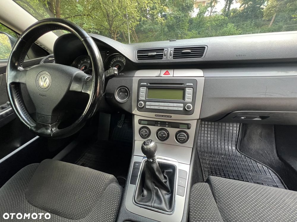 Volkswagen Passat 2.0 FSI Comfortline - 6