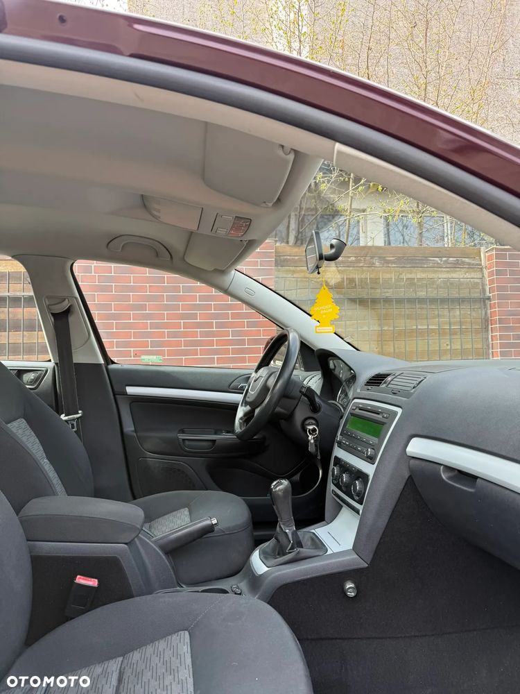 Skoda Octavia 1.4 TSI Ambiente - 23