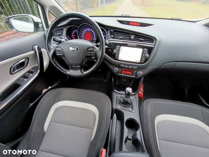 Kia Ceed 1.6 CRDi 115 Dream-Team Edition - 7