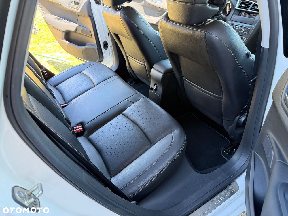 Citroën C4 VTi 120 Exclusive - 32