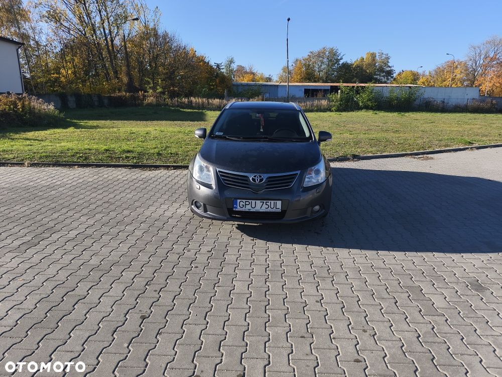 Toyota Avensis - 6