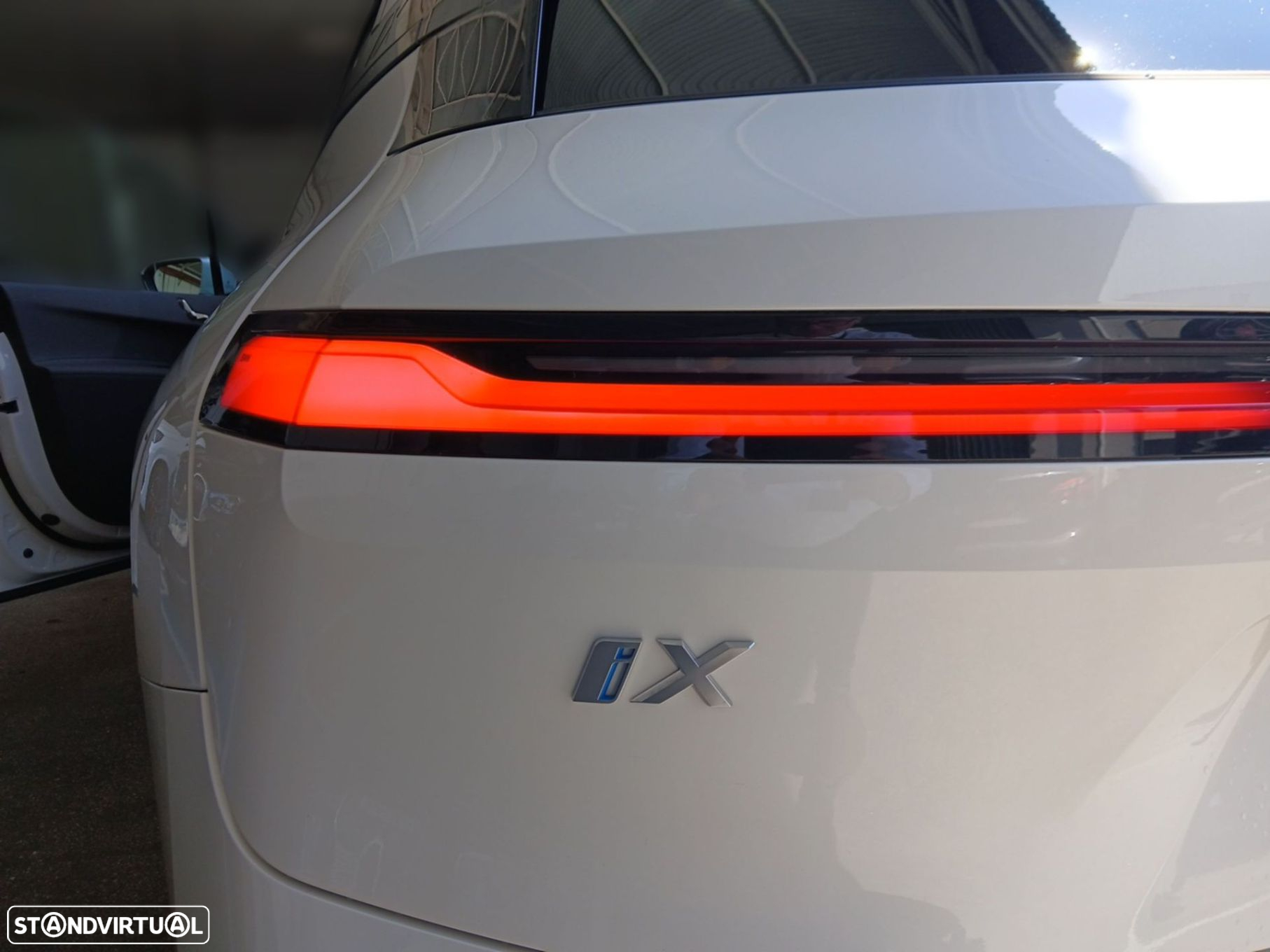 BMW ix xDrive 40 Pack Desportivo - 17