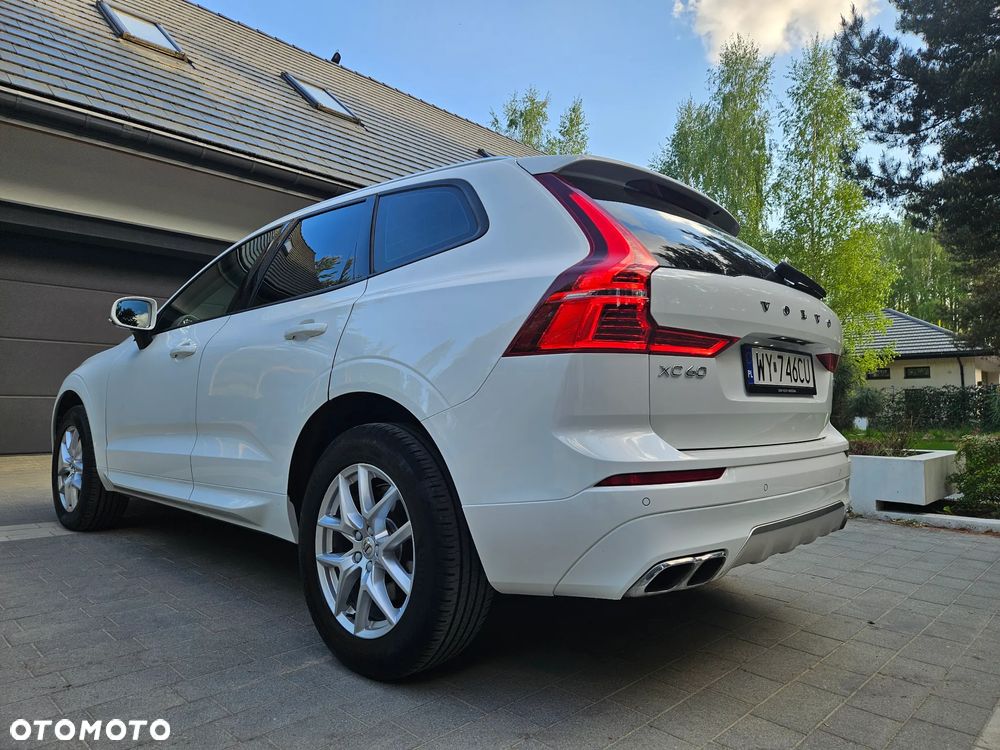 Volvo XC 60 D4 Momentum Pro - 18