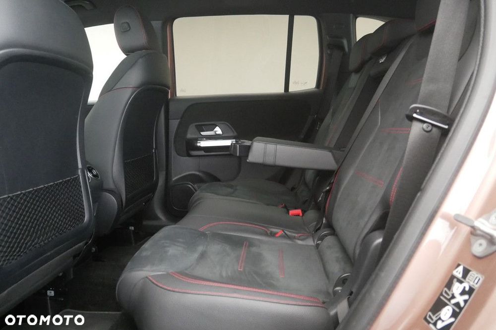 Mercedes-Benz GLB - 15
