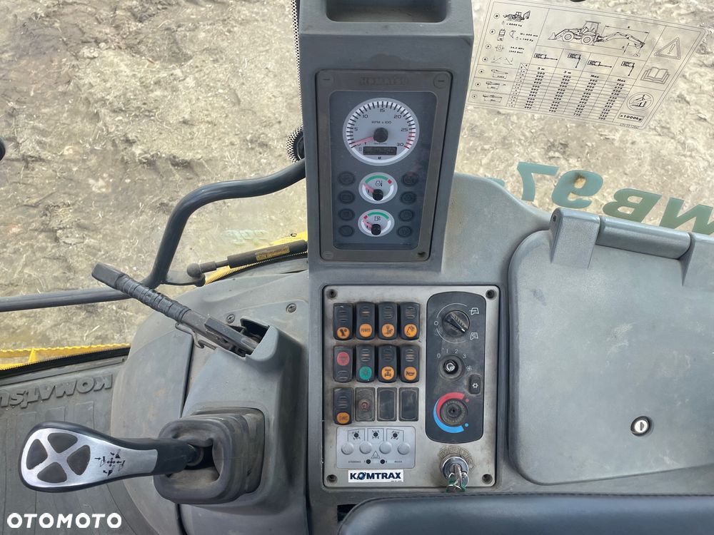 Komatsu WB97S-5E0 - 10