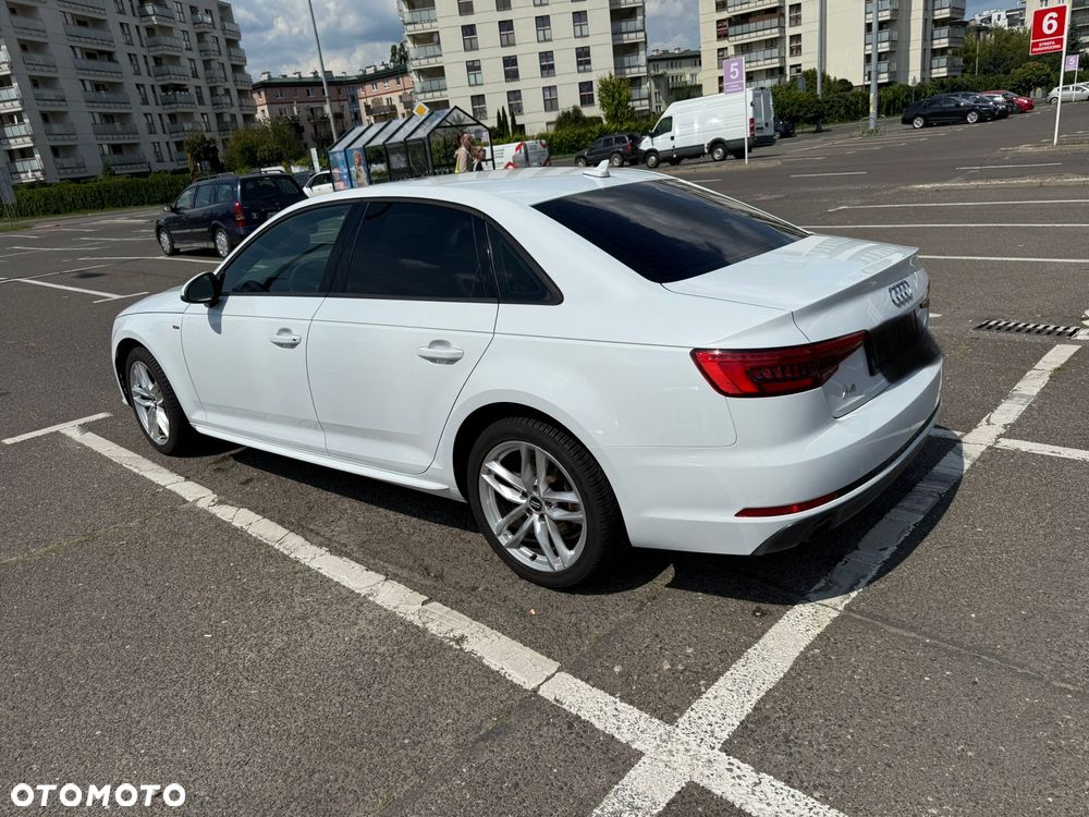 Audi A4 Limousine - 15