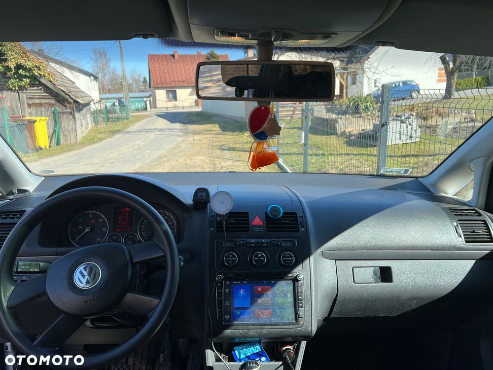 Volkswagen Touran 2.0 TDI Highline - 8