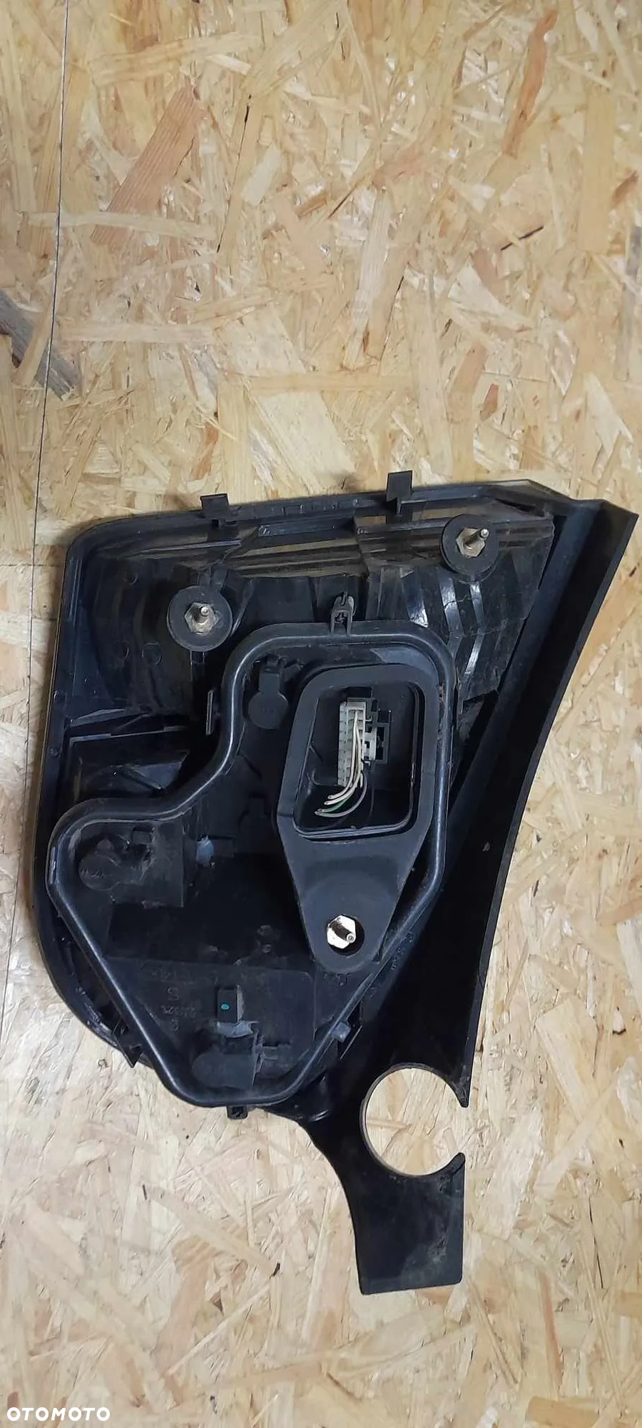 LAMPA  PRAWA LEWA  TYŁ FIAT STILO I HATCHBACK 3 D - 6