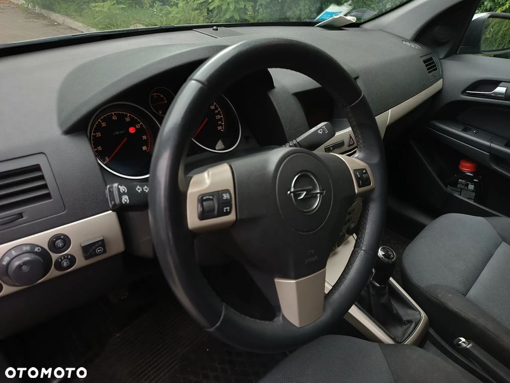 Opel Astra 1.6 NAVI - 12