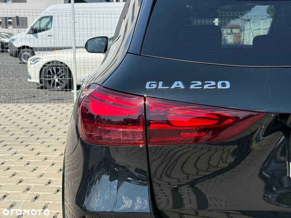 Mercedes-Benz GLA 220 mHEV 4-Matic AMG Line 8G-DCT - 15