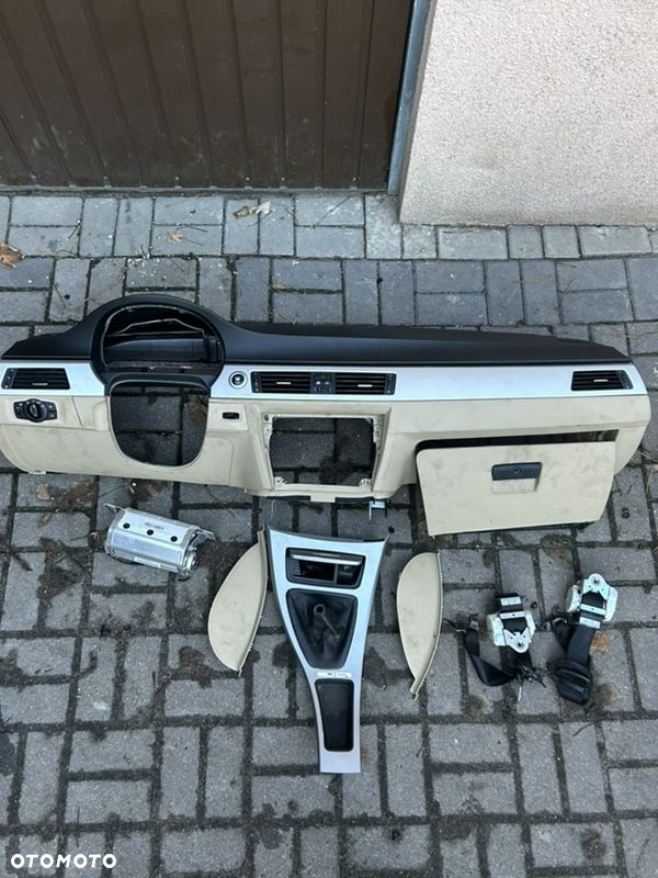 Deska rozdzielcza BMW E90 bez navi