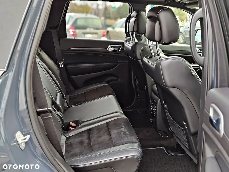 Jeep Grand Cherokee - 27