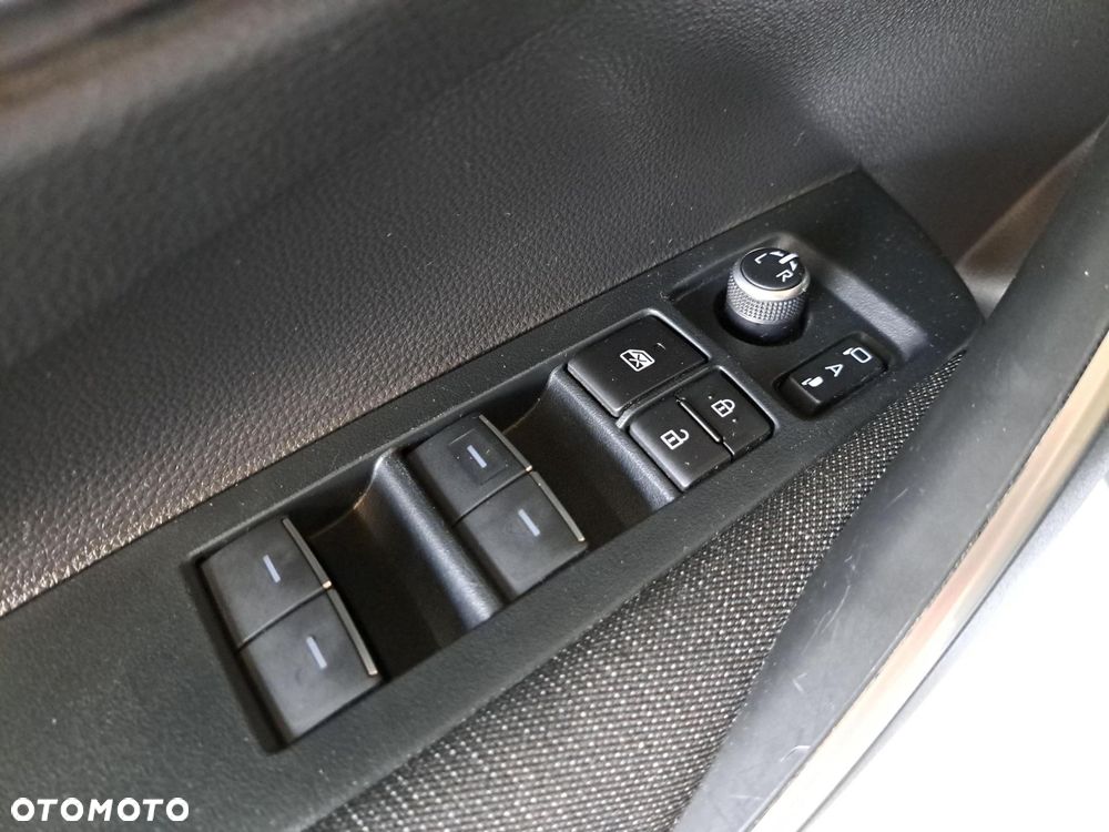 Toyota Corolla 1.8 Hybrid Comfort - 28