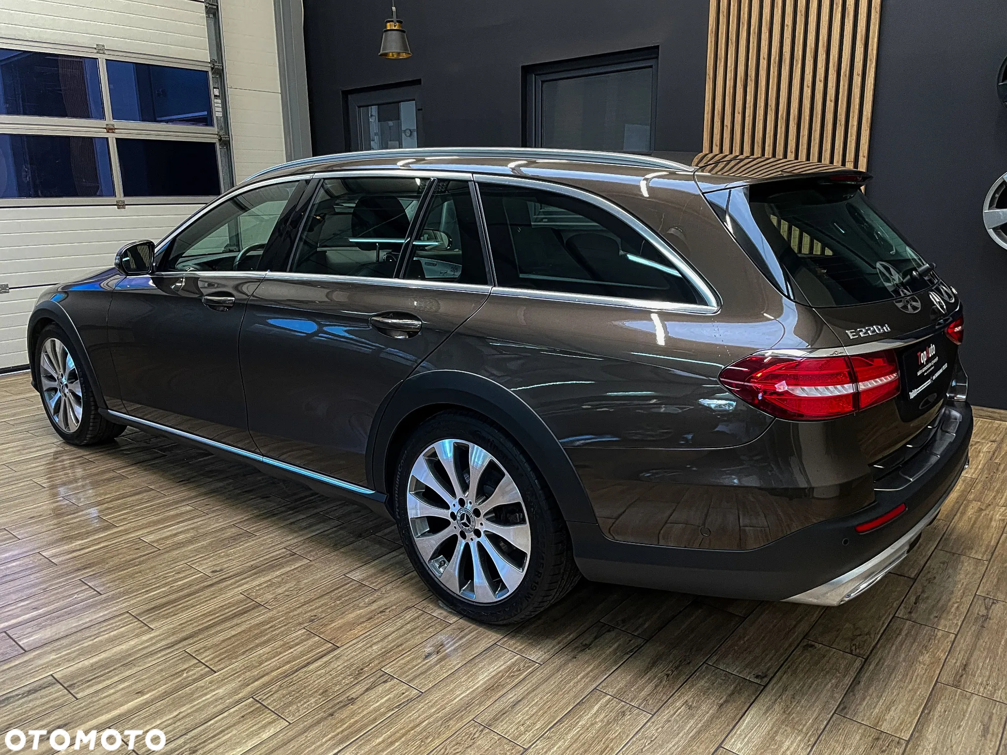 Mercedes-Benz Klasa E 220 d 4Matic T All-Terrain 9G-TRONIC Exclusive - 11