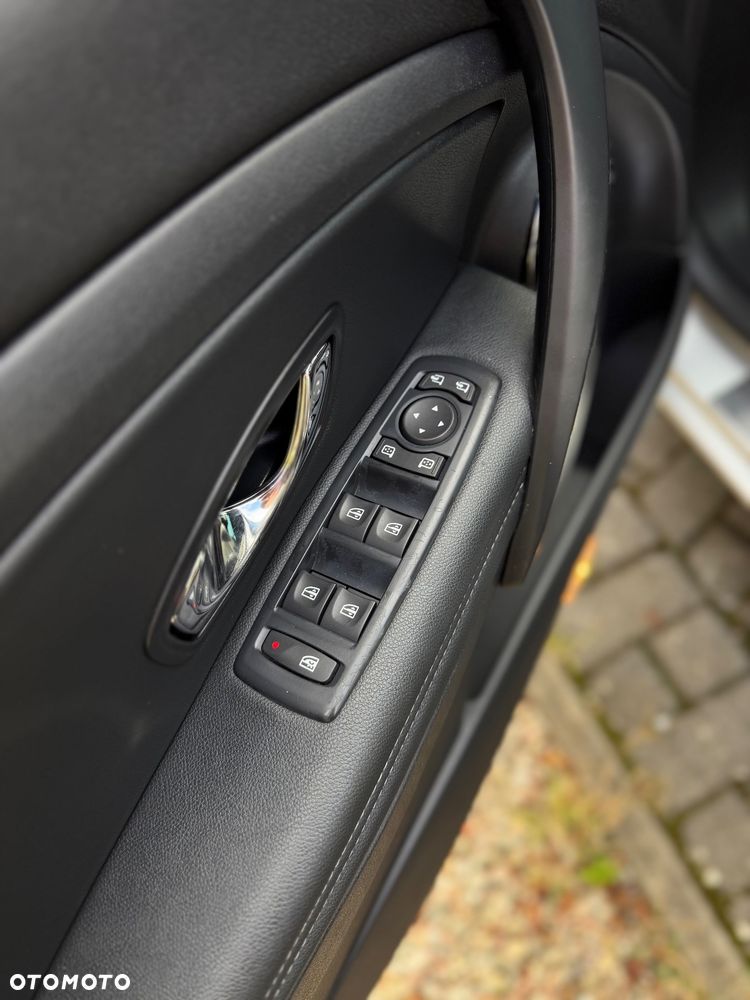 Renault Megane ENERGY TCe 130 BOSE EDITION - 12
