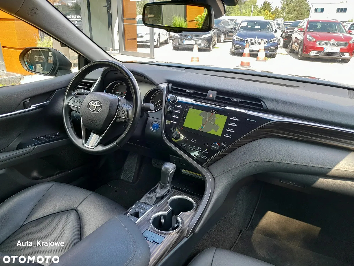 Toyota Camry 2.5 Hybrid Executive CVT - 9