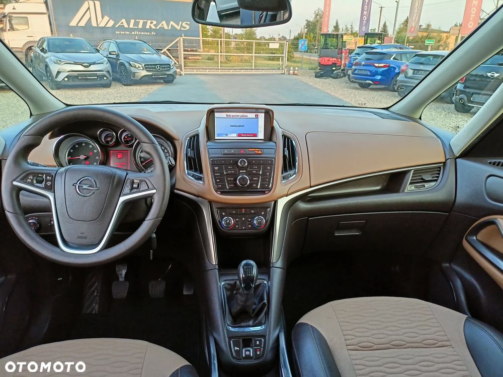 Opel Zafira - 24